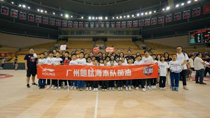 李寧最新活動(dòng),李寧最新活動(dòng)，運動(dòng)場(chǎng)上的溫情故事