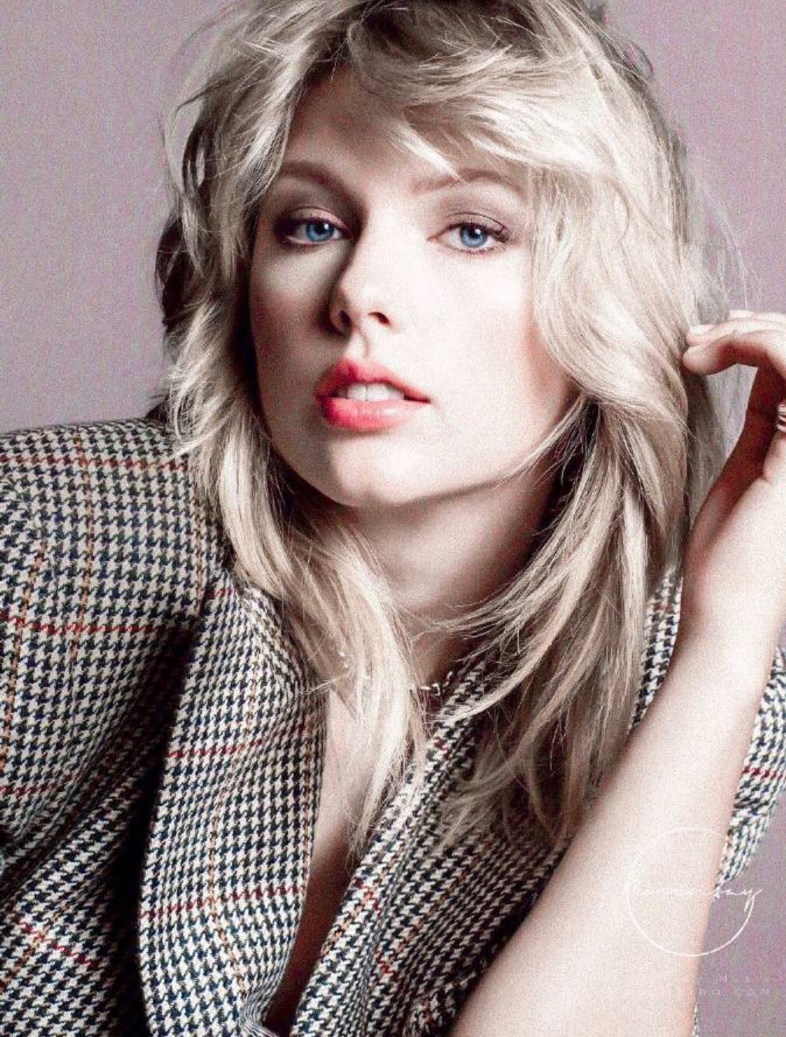 霉霉最新動(dòng)態(tài)揭秘，科技新品引領(lǐng)生活新潮流！