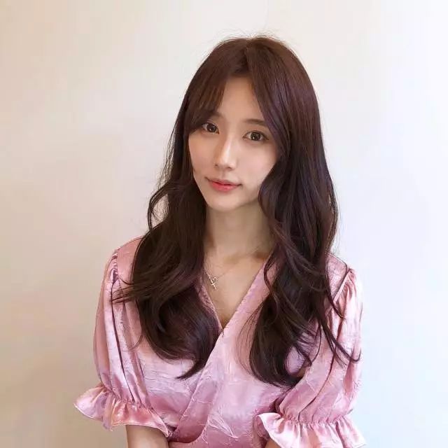 2024中長(cháng)發(fā)最新發(fā)型女，指南與步驟詳解，打造時(shí)尚發(fā)型！