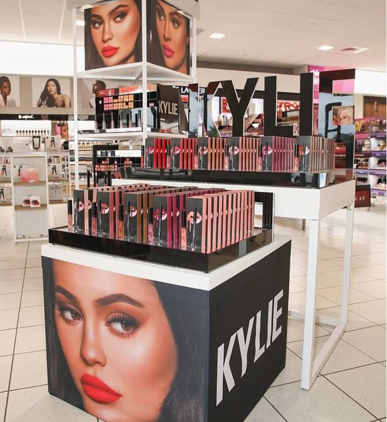 最新財務(wù)造假公司,最新財務(wù)造假公司，背景、事件、影響與地位