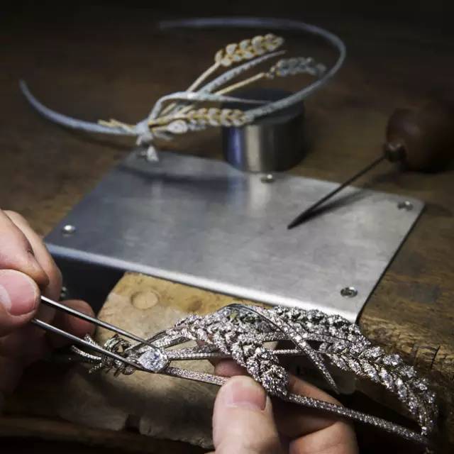 首飾最新技術(shù)，友情的溫馨陪伴與故事