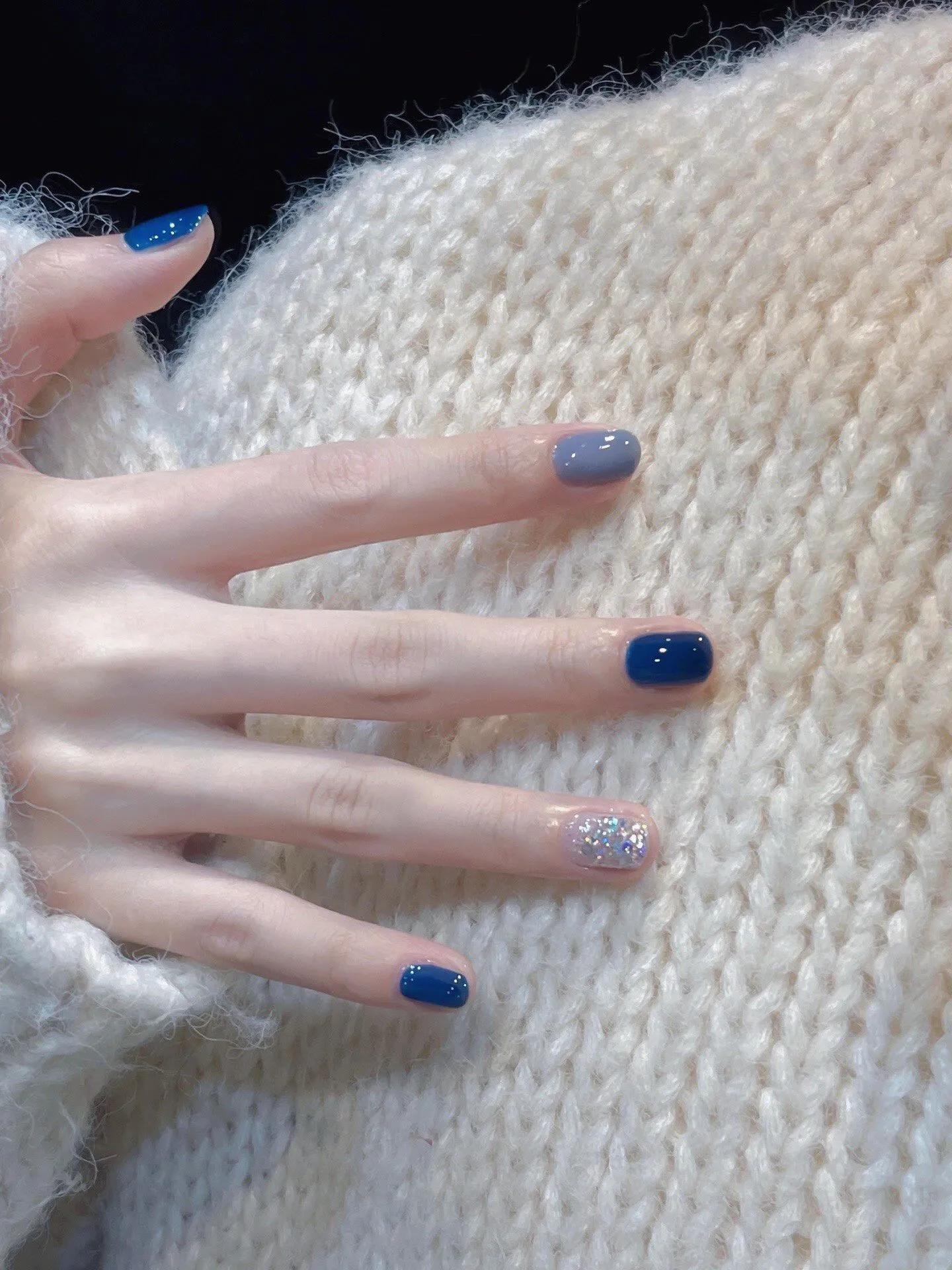 最新美甲時(shí)尚，愛(ài)的色彩與日常陪伴的魅力