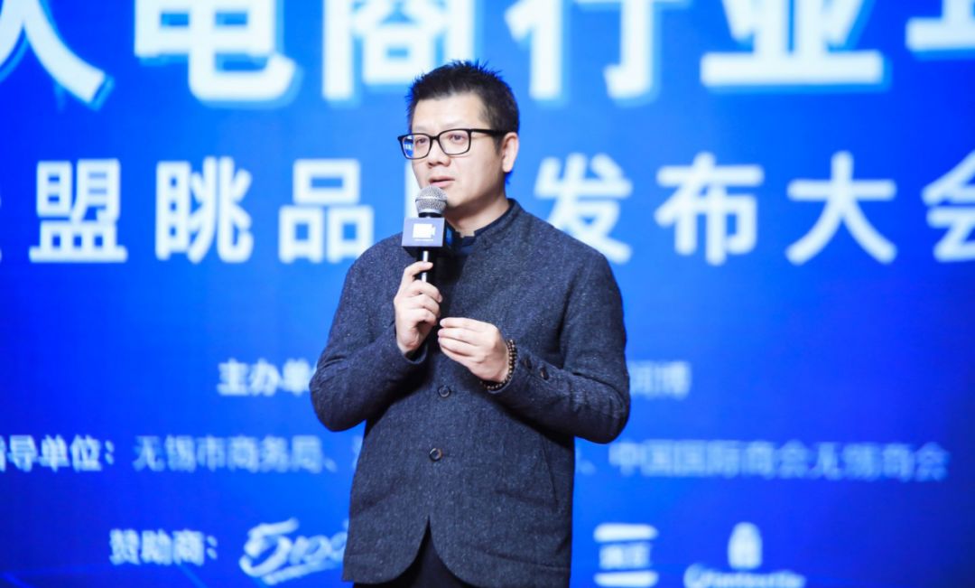 方凱雷最新,方凱雷最新動(dòng)態(tài)，探索科技前沿，引領(lǐng)行業(yè)創(chuàng  )新