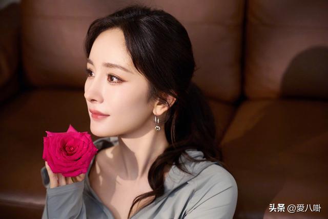 最新楊冪視頻聚焦，熱門(mén)話(huà)題與看點(diǎn)一網(wǎng)打盡