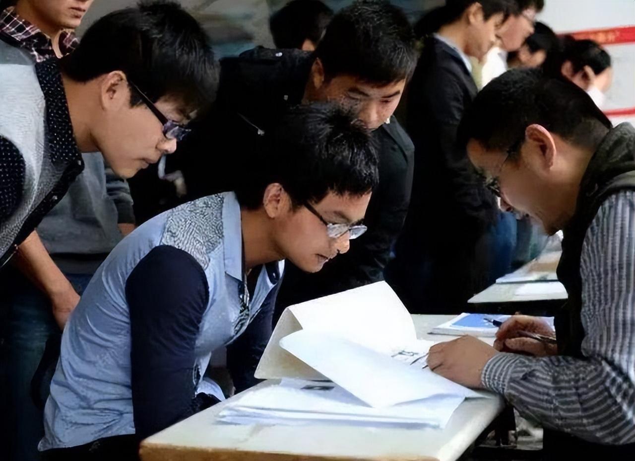 鐵路薪資改革邁入新時(shí)代，科技重塑未來(lái)，最新動(dòng)態(tài)揭示變革趨勢