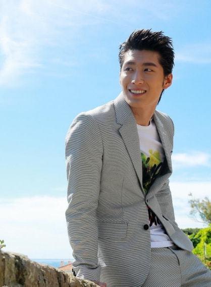 揭秘演員張博背后的神秘愛(ài)情故事，與妻子的娛樂(lè )圈愛(ài)情故事曝光