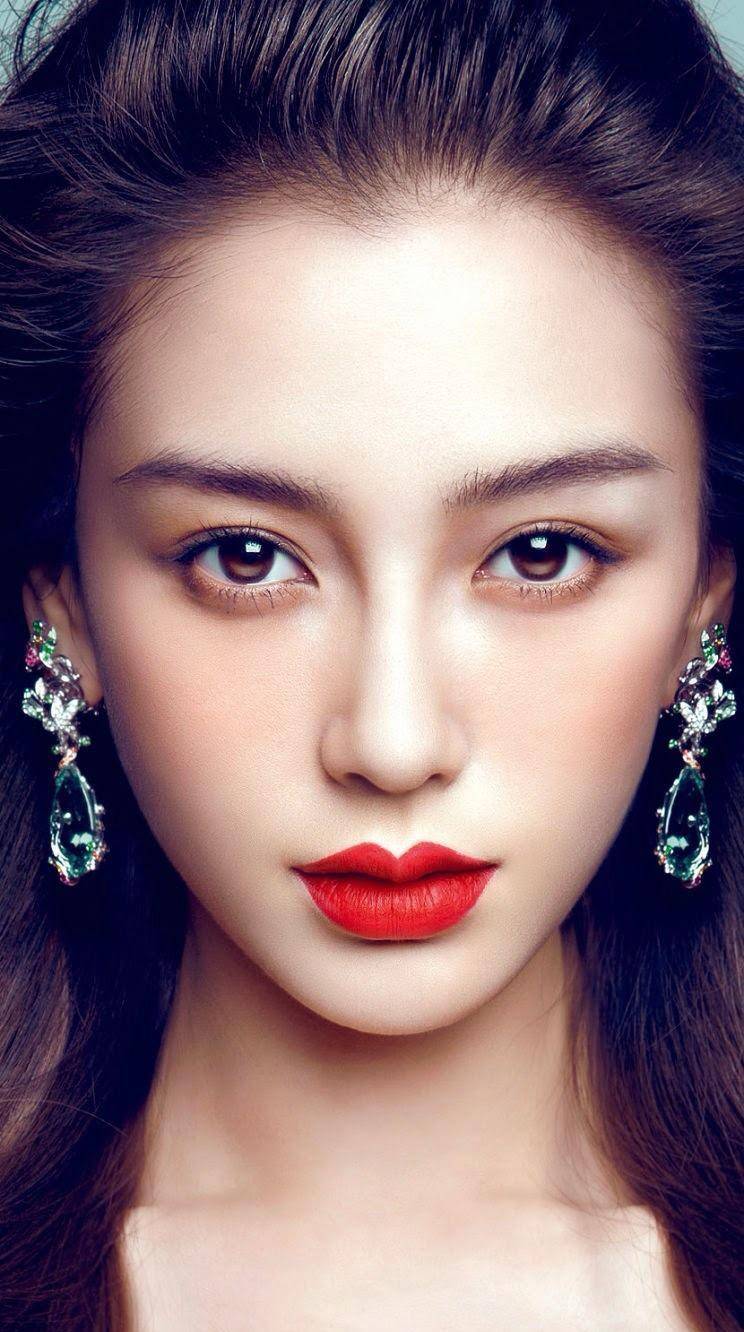 女明星唇色之旅，探尋內心平靜的唇妝藝術(shù)