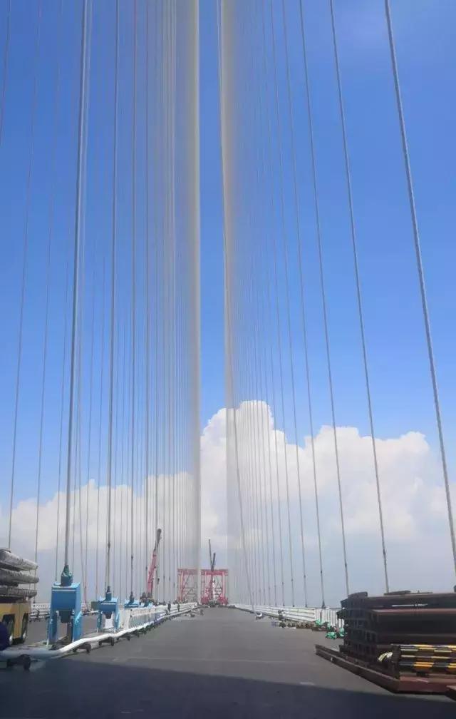 滬通長(cháng)江大橋最新工程動(dòng)態(tài),滬通長(cháng)江大橋最新工程動(dòng)態(tài)，橋上的友情與家的溫馨