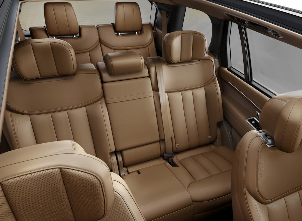 全新攬勝亮相,全新攬勝亮相，小巷中的隱藏寶藏，探索未知的獨特風(fēng)情！