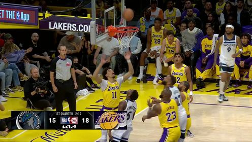 詹姆斯首場(chǎng)比賽錄像回放，變化、自信與成就感的啟示之旅