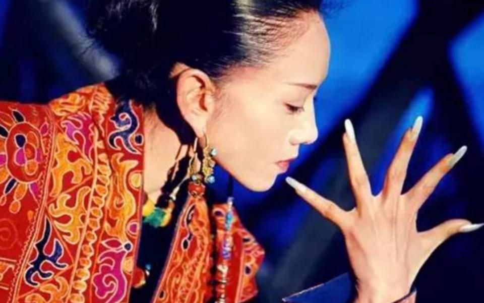 楊麗萍最新近照曝光，如何獲取并評價(jià)舞蹈巨星的最新照片？