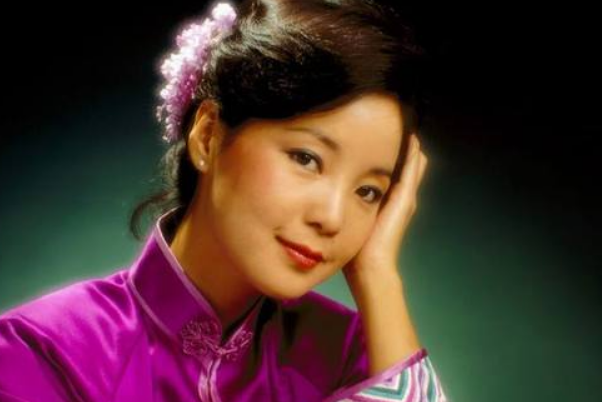 娛樂(lè )圈明星與自然的永恒擁抱，逝去的星光，在自然中閃耀