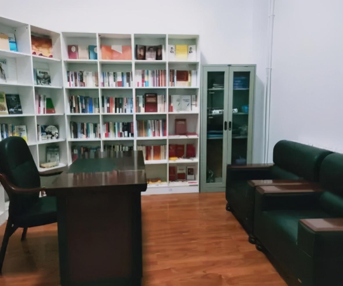 時(shí)代進(jìn)步與農業(yè)創(chuàng  )新，2016年新款花椒收割機亮相