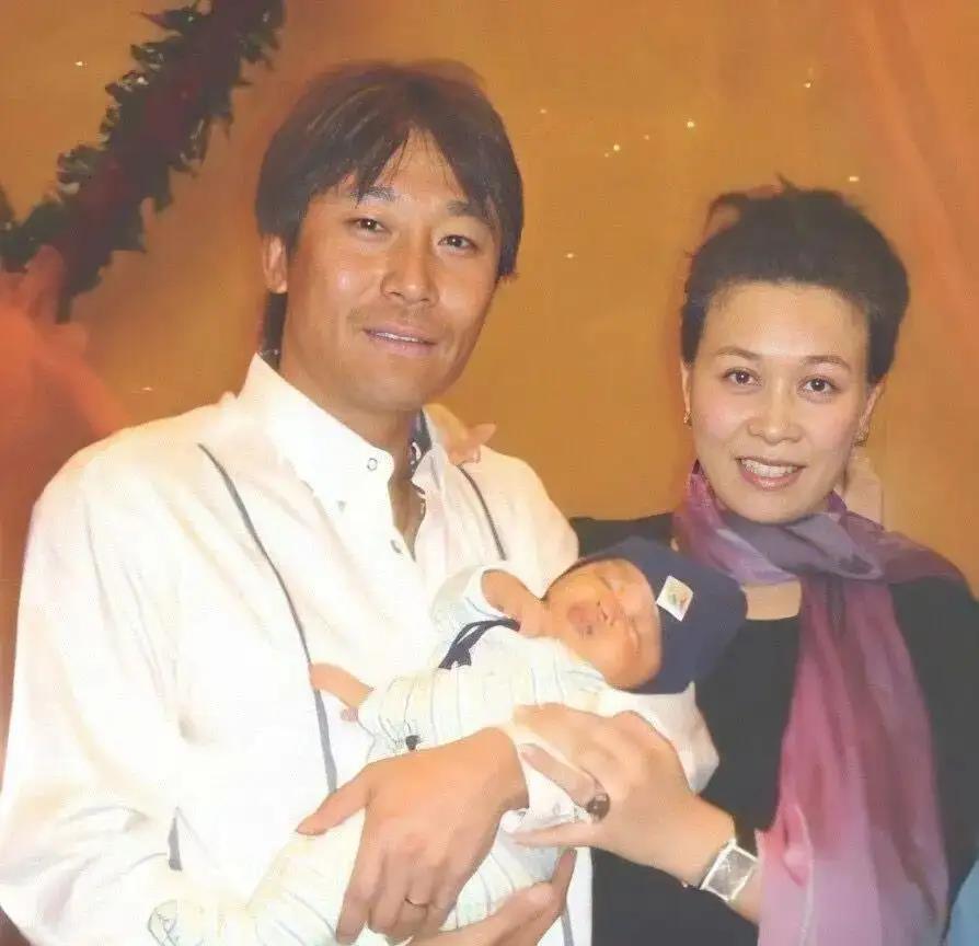 明星演唱會(huì )耳機，聽(tīng)覺(jué)盛宴中的獨特體驗之旅