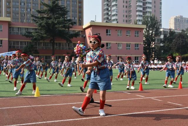 隊列隊形比賽精彩瞬間與解說(shuō)串詞分享