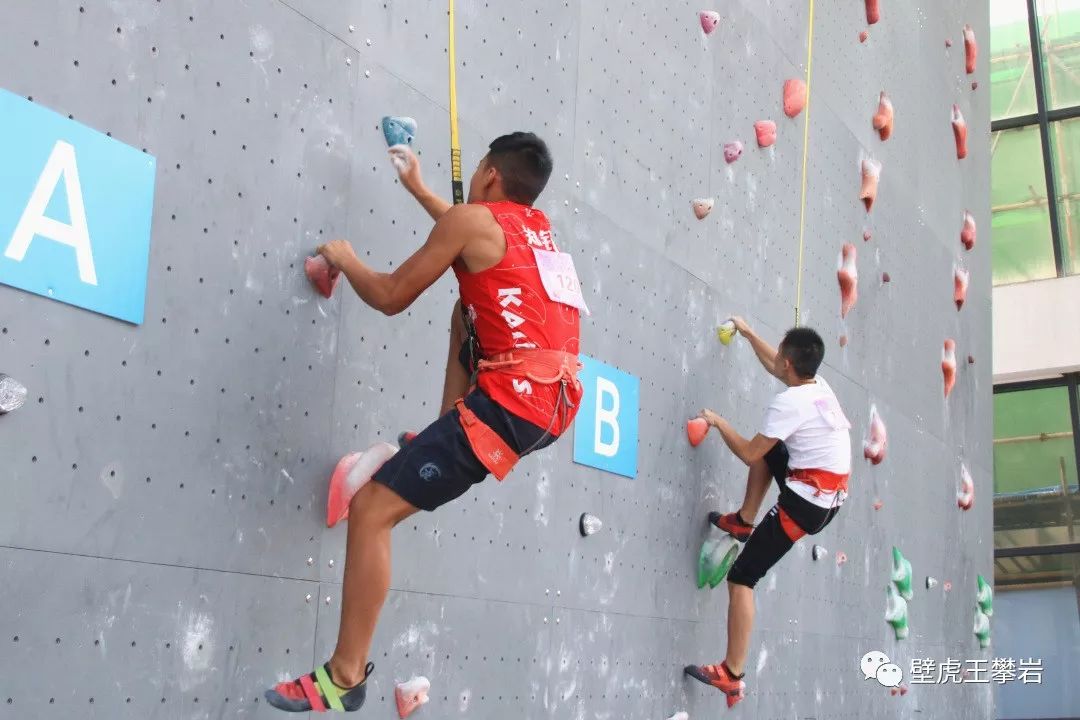 兒童攀巖比賽全程指南，從入門(mén)到精通的詳細步驟解析