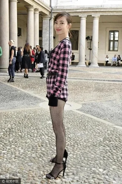 明星絲襪微博，變化中學(xué)習，自信成就夢(mèng)想之路