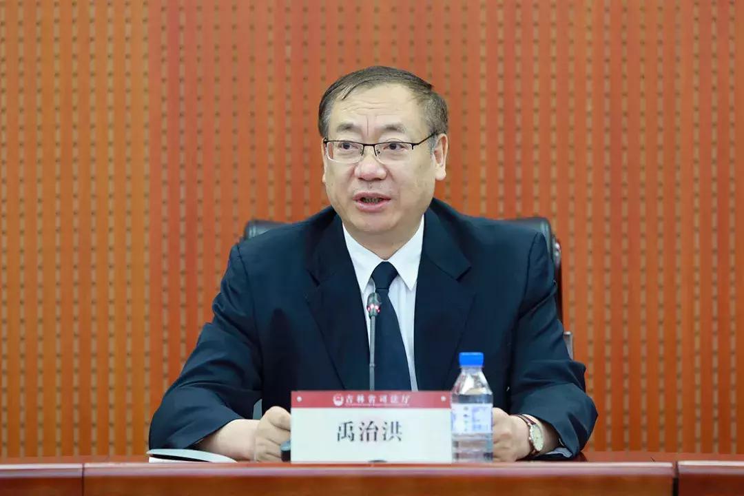 最新視頻廳，友情放映與家的溫馨時(shí)光