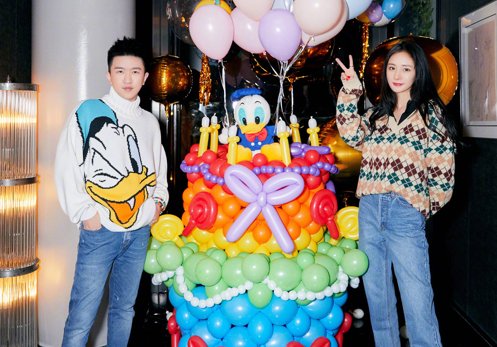 最新生日圖片分享，小巷深處的特色小店，生日探索之旅啟程！