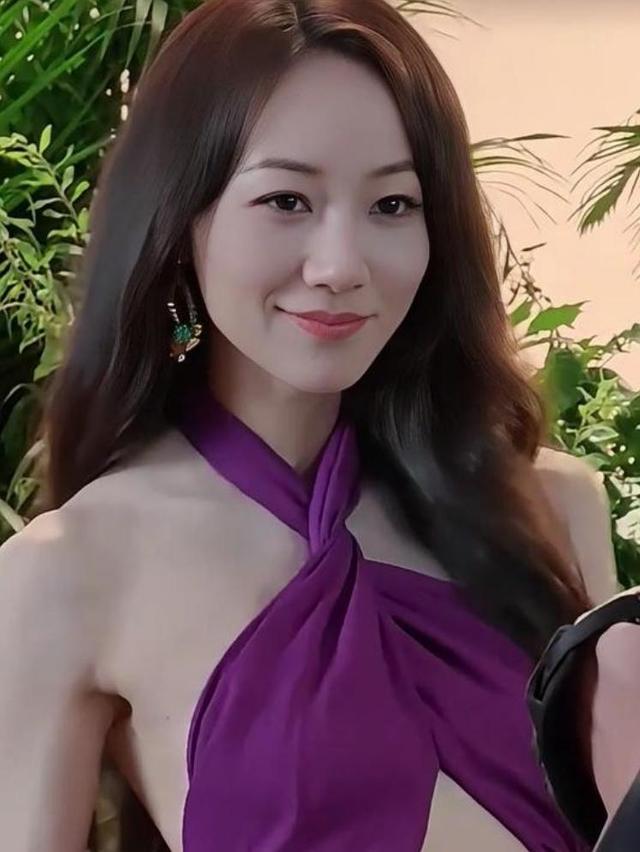 女性頭像時(shí)尚潮流演變，最新風(fēng)尚與2025年流行趨勢預測