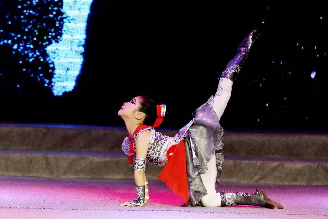 最新舞蹈比賽視頻，舞動(dòng)中的溫情紐帶展現風(fēng)采時(shí)刻