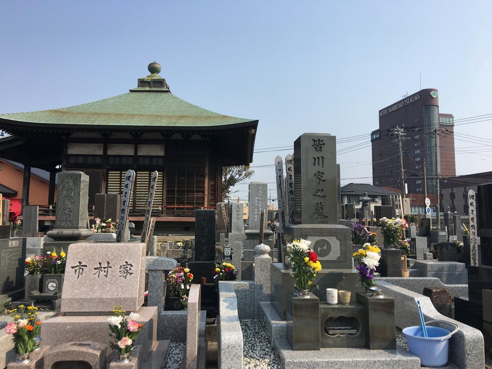 最新墓地圖片與小徑特色小店，探尋安寧之地的獨特韻味