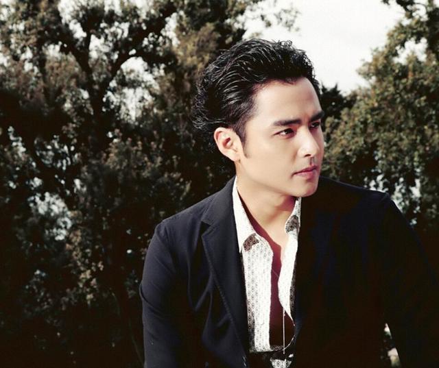 明道最新?tīng)顩r揭秘，星光下的日常溫情