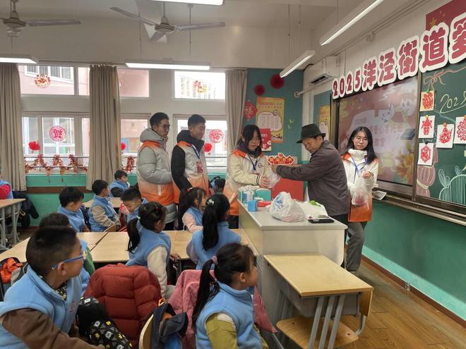上海最新上課，時(shí)代背景下的教育革新探索