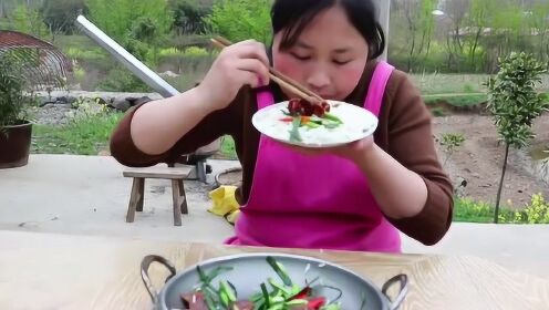 胖妹的自然美食之旅，探索自然美景下的最新烹飪體驗